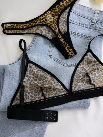 2Pcs Women Sexy Lingerie Set (Wireless Bra, G-String)